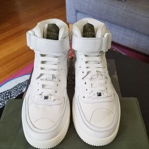 BNWB Valentino white camo sneakers